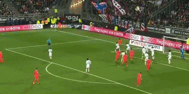 汉堡与托特纳姆热刺就武什科维奇的租借事宜进行了正式谈判