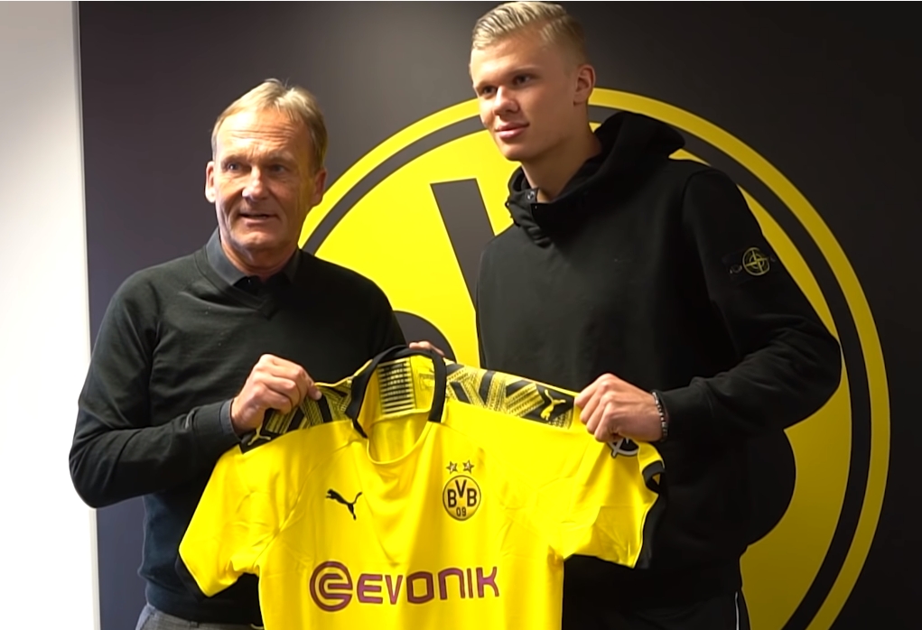 围绕着莱万与凯恩的转会传闻大家觉得拜仁会同意吗？（莱万、凯恩转会风声四起，拜仁会放行吗？）