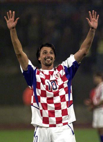 意甲劲旅末分钟遭绝杀，主帅怒斥裁判（意甲强队补时遭绝杀，主帅怒批裁判）