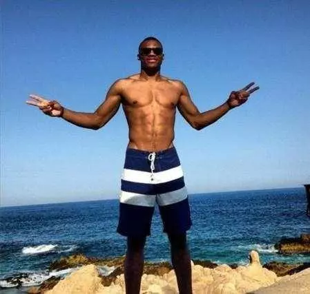 凯恩73场德甲比赛进75球，比同期进球数第二的吉拉西多21球（凯恩德甲73战75球，同期领先吉拉西21球）