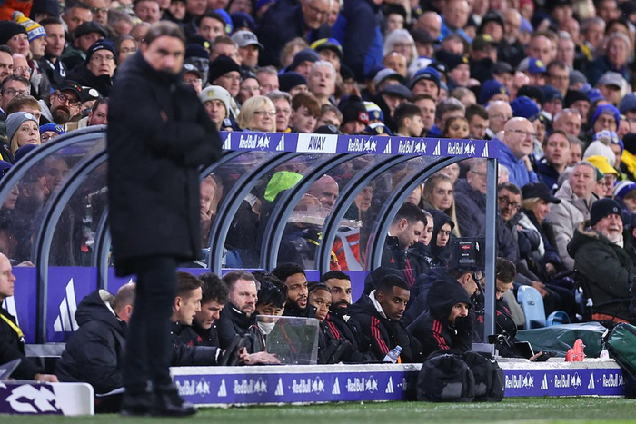 亚洲冠军又输了，一胜难求排名垫底，球迷吐槽：怎么进的世界杯？（亚洲冠军再败仍零胜垫底，球迷吐槽：这也能进世界杯？）