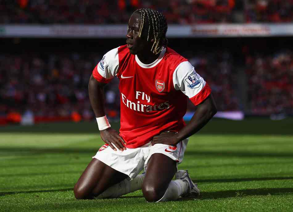 11打10！0-1到1-1 英超巅峰对决：13.1亿豪门3轮2平+17场不败（英超焦点战11打10，从0-1扳至1-1：身价13.1亿豪门近3轮2平、已17场不败）