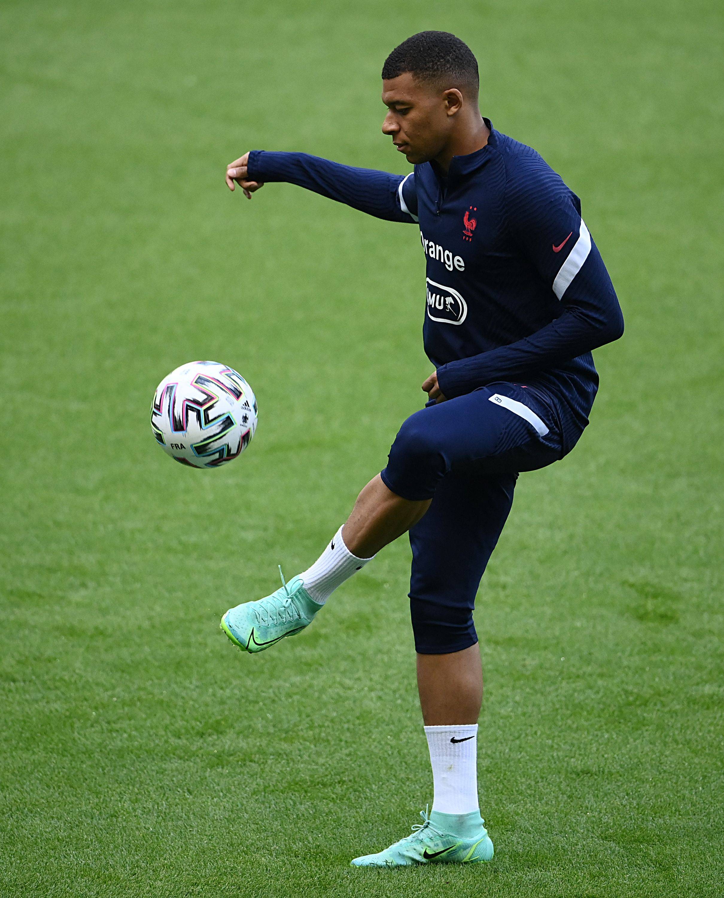 官方：韩国裁判组将执法申花vs神户胜利船，金钟赫担任主裁判（官宣：申花战神户胜利船将由韩国裁判组执法，金钟赫主哨）