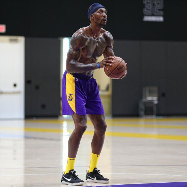 杜篮特连续得分，全队士气高涨（杜兰特连连取分，全队士气飙升）