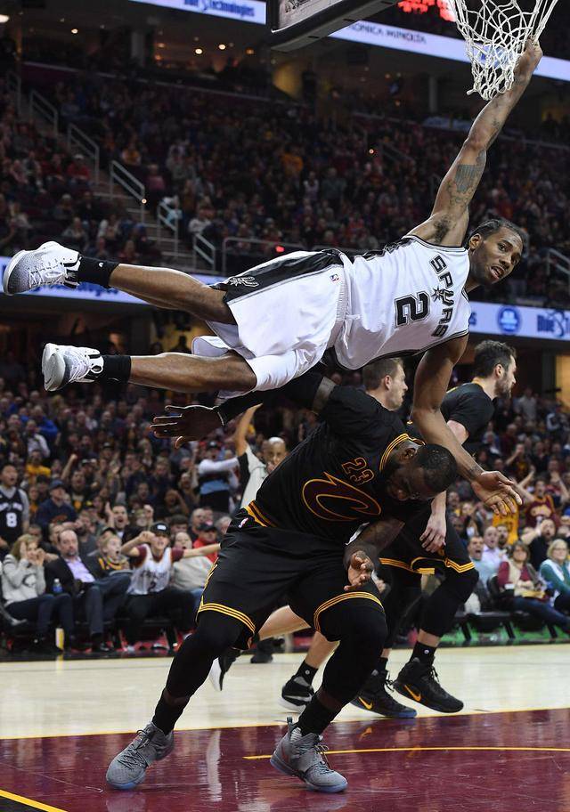 波媒：什琴斯尼在加盟巴萨前考虑参加波兰第七级别联赛（波兰媒体：什琴斯尼在签约巴萨前曾考虑去踢国内第七级联赛）