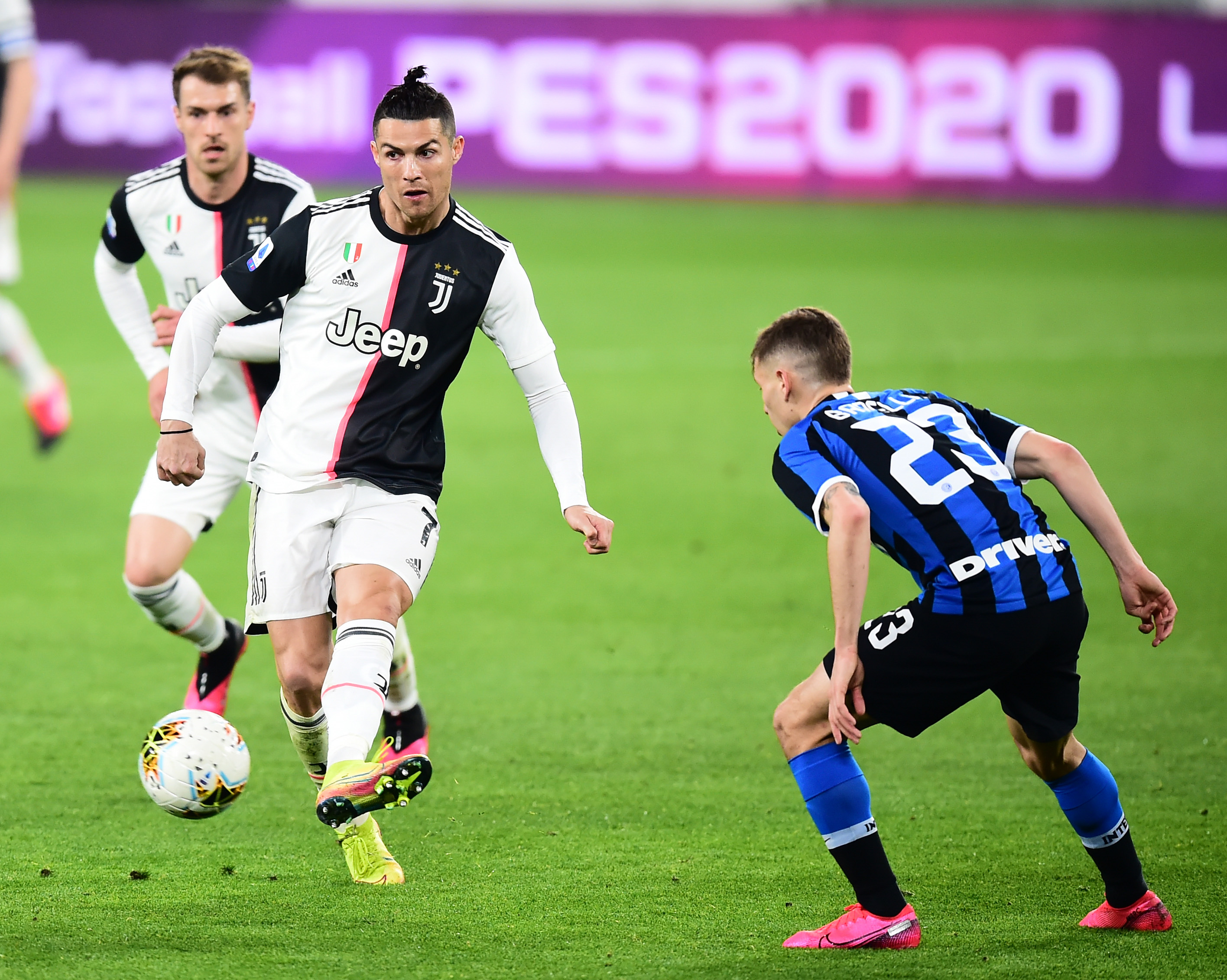 意媒：弗拉霍维奇在国家队中出现肌肉不适，但伤情不重（意媒：弗拉霍维奇国家队期间肌肉不适，伤势无大碍）