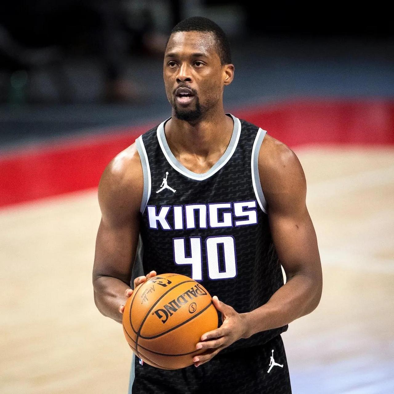 马特乌斯：我和马拉多纳就像梅西和C罗，但我们场外相处更多（马特乌斯：与马拉多纳是梅罗式对手，但场外互动更频繁）