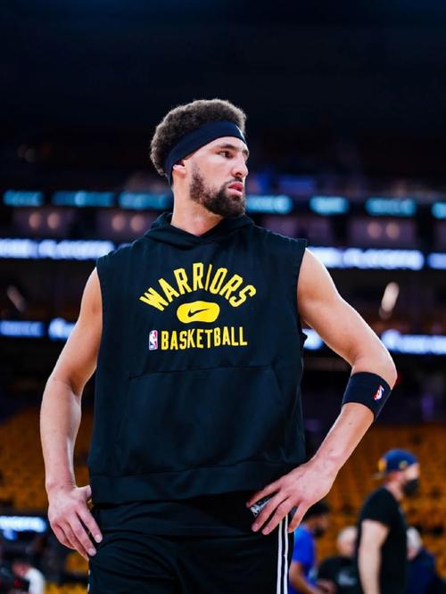 穆帅：我和孔蒂不是朋友，他是顶级教练但我不清楚他的为人（穆帅：与孔蒂算不上朋友，他是顶级主帅，但其为人我不甚了解）