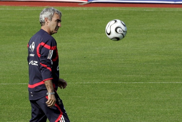 尤文官方：弗拉霍维奇成功接受了左内收肌腱撕脱修复手术（尤文官宣：弗拉霍维奇左内收肌腱撕脱修复手术顺利完成）