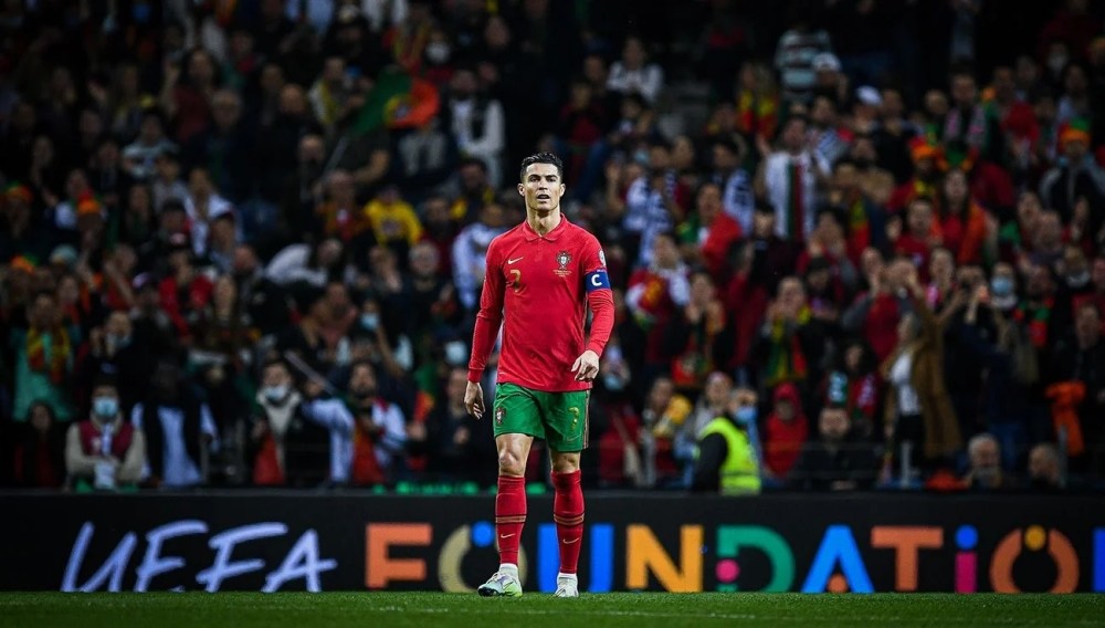 波利塔诺：踢法兰克福我们绝对要赢；我为斯帕莱蒂感到高兴（波利塔诺：对阵法兰克福非赢不可；为斯帕莱蒂感到欣喜）