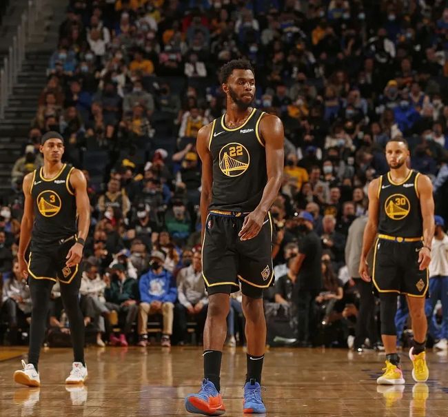 C罗祝贺葡萄牙首次晋级U17世界杯决赛：让我们全力以赴（C罗庆贺葡萄牙历史性挺进U17世界杯决赛：全力冲刺！）