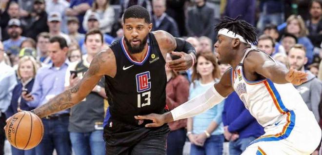 阿斯：巴萨和拜仁都有意桑托斯后卫索萨，后者被誉为新马塞洛（阿斯报：巴萨与拜仁竞逐桑托斯后卫索萨，被誉为新马塞洛）